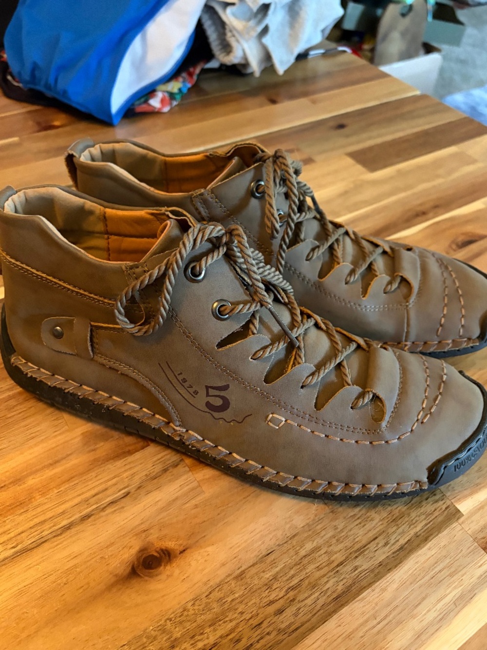 Men’s leather boots